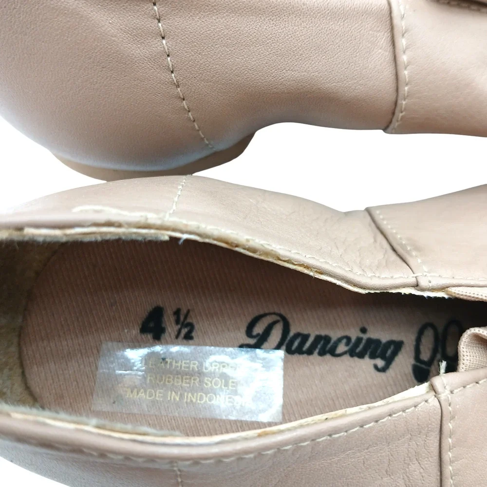 Dancing Women’s Leather Slip-On Jazz Shoes Beige Elastic Instep Panel Size 4.5